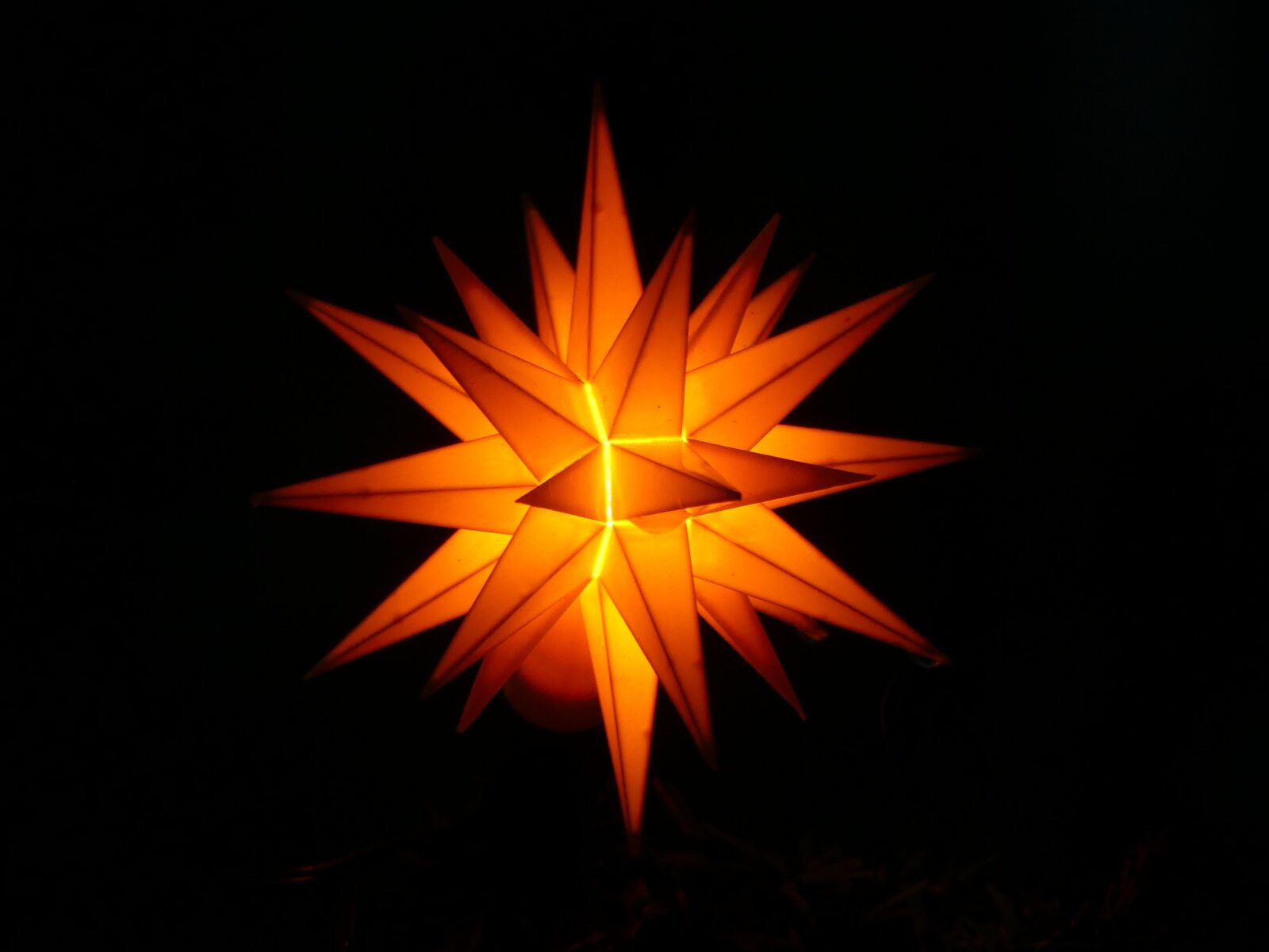 Panasonic Lumix DMC-FZ300 sample photo. Advent, balcony, star photography