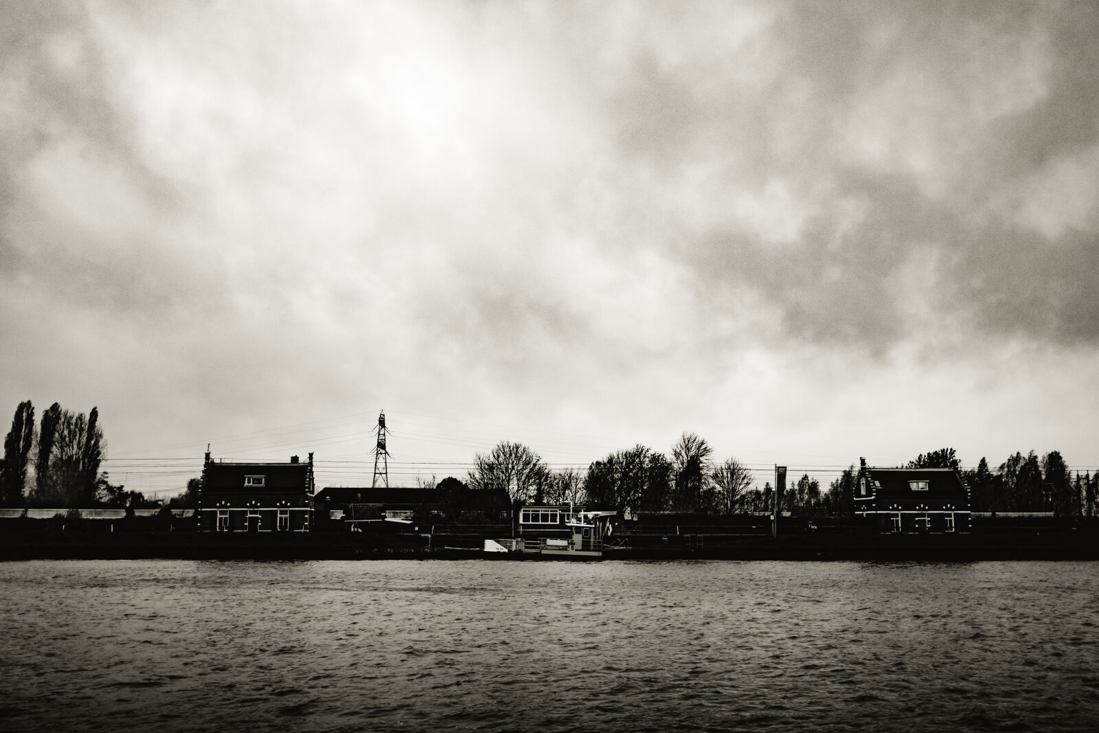 Fujifilm X100T sample photo. Ferry photography