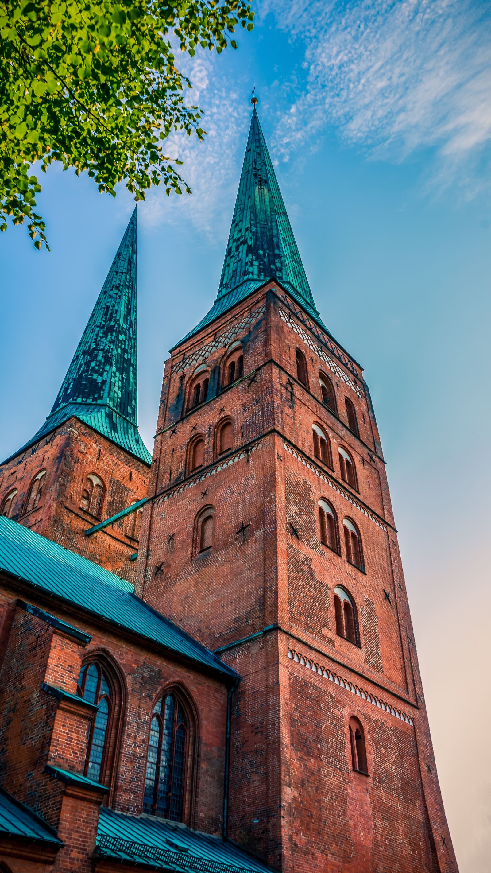 Sony a7 II + Sony FE 28-70mm F3.5-5.6 OSS sample photo. Building, architecture, church photography
