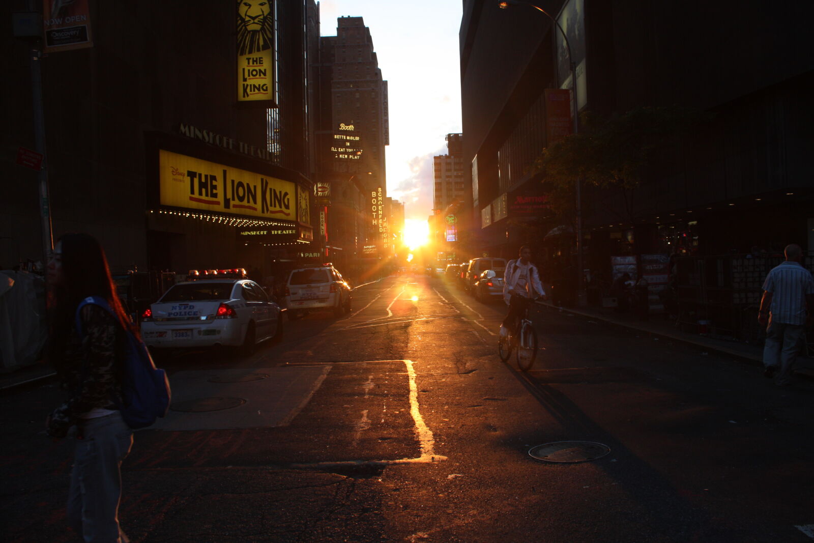 Canon EF-S 18-55mm F3.5-5.6 IS sample photo. Bright, yellow, sunset, ny photography