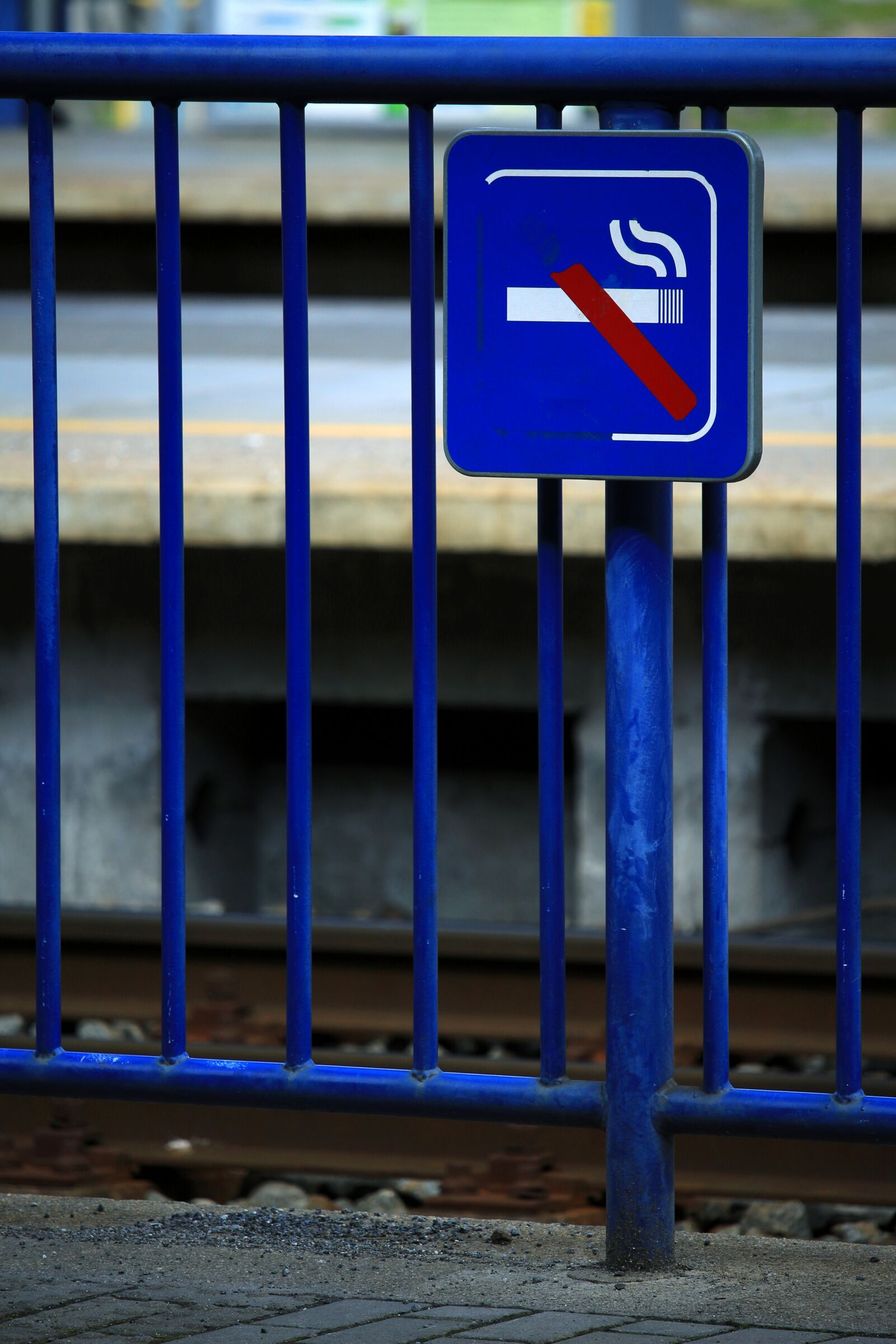 Canon EF-S 55-250mm F4-5.6 IS STM sample photo. Non smoking, platform, protection photography