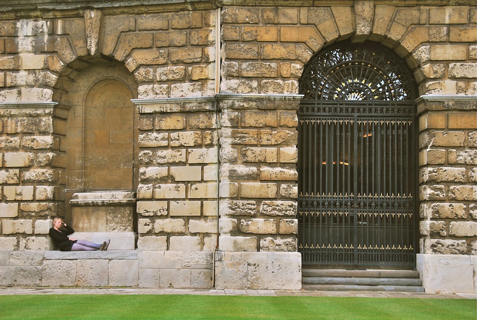 Nikon D60 sample photo. Woman, oxford, university photography