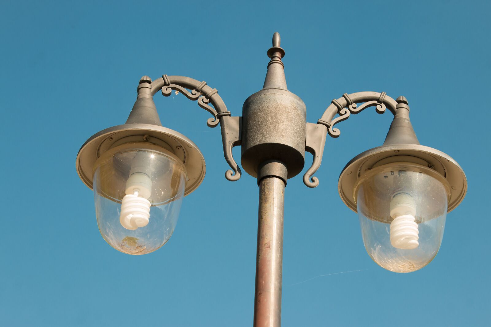 Canon EOS 70D + Canon EF 24-105mm F4L IS USM sample photo. Lamp post, light fixture photography