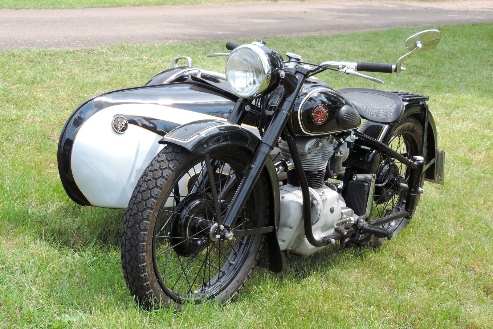 Nikon Coolpix P520 sample photo. Oldtimer, motorcycle, drive photography