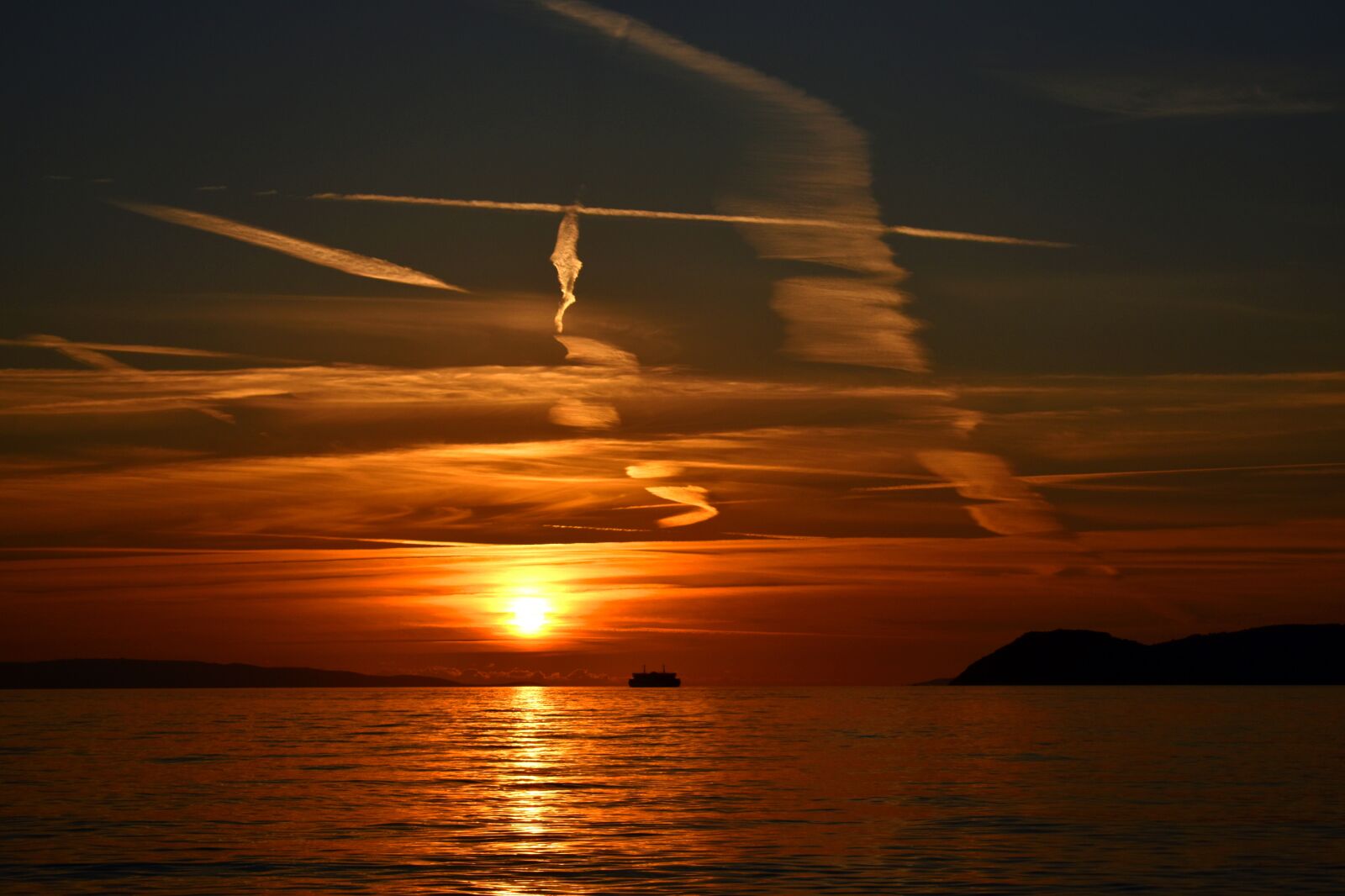 Nikon D3400 sample photo. Sunset, sun, horizon photography