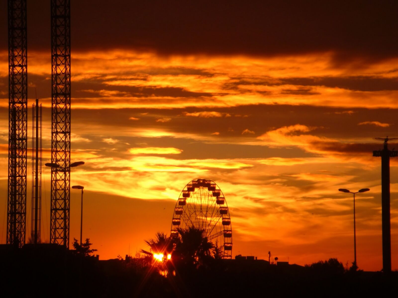 CASIO EX-V8 sample photo. Sunset, ferris wheel, sky photography