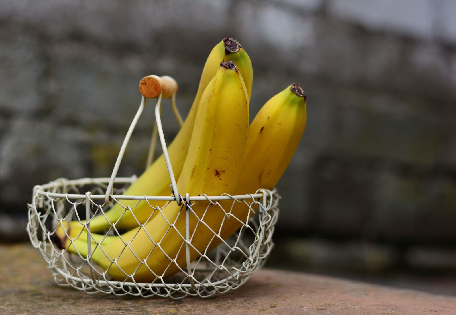 Nikon D5200 sample photo. Bananas, fruit, fruit basket photography