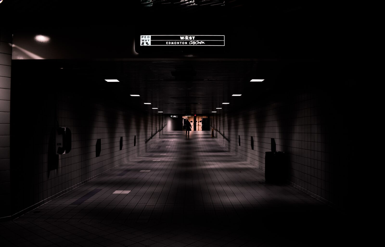 Nikon D3400 sample photo. Trains, underground, darkness photography
