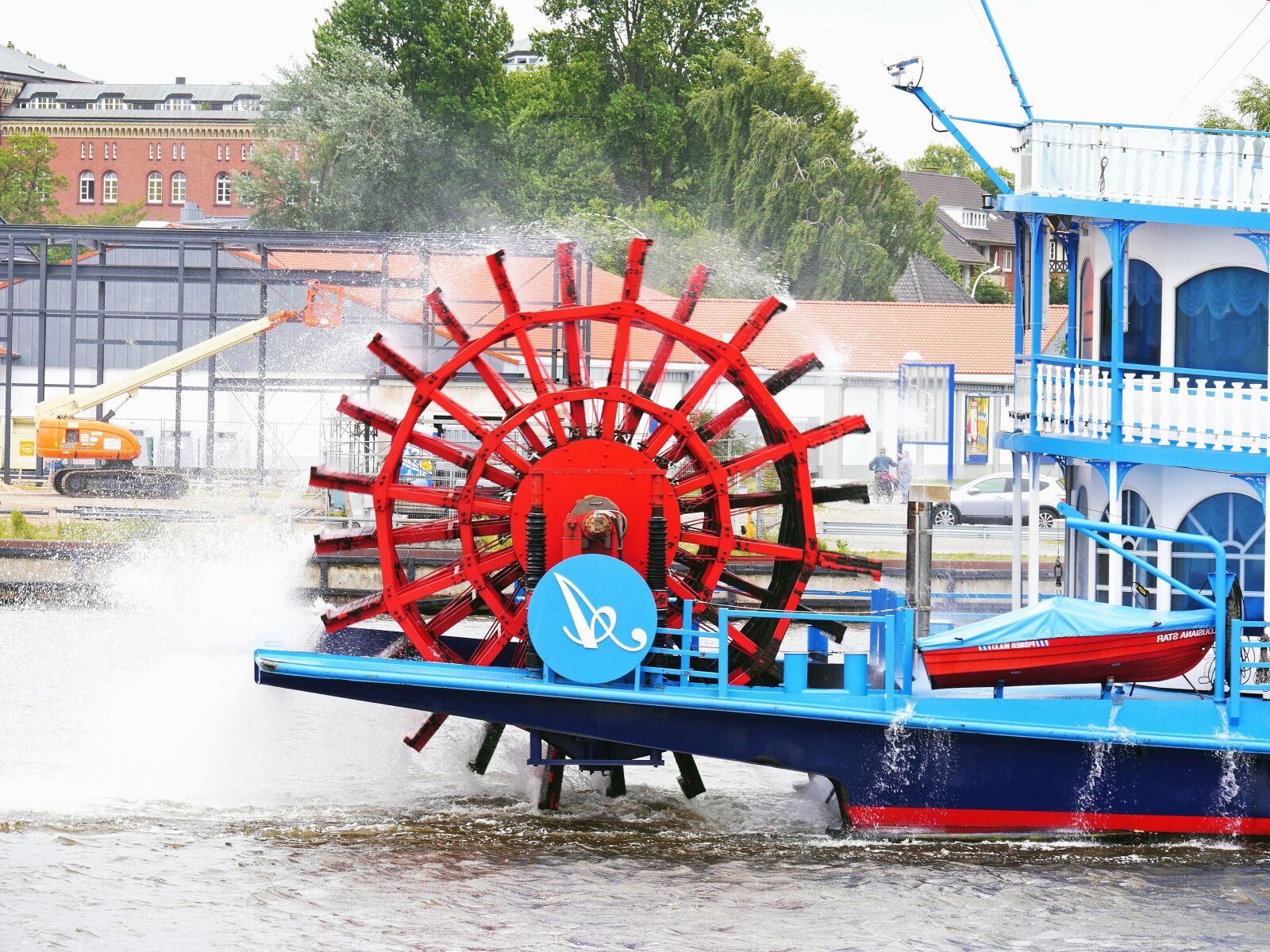 Panasonic Lumix DMC-GH3 sample photo. Machine, wheel, paddle wheel photography