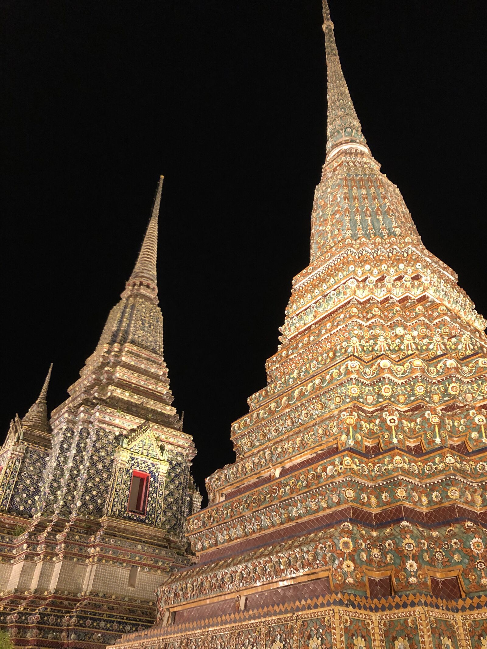 iPhone 8 Plus back dual camera 3.99mm f/1.8 sample photo. Thailand, temples, temple photography