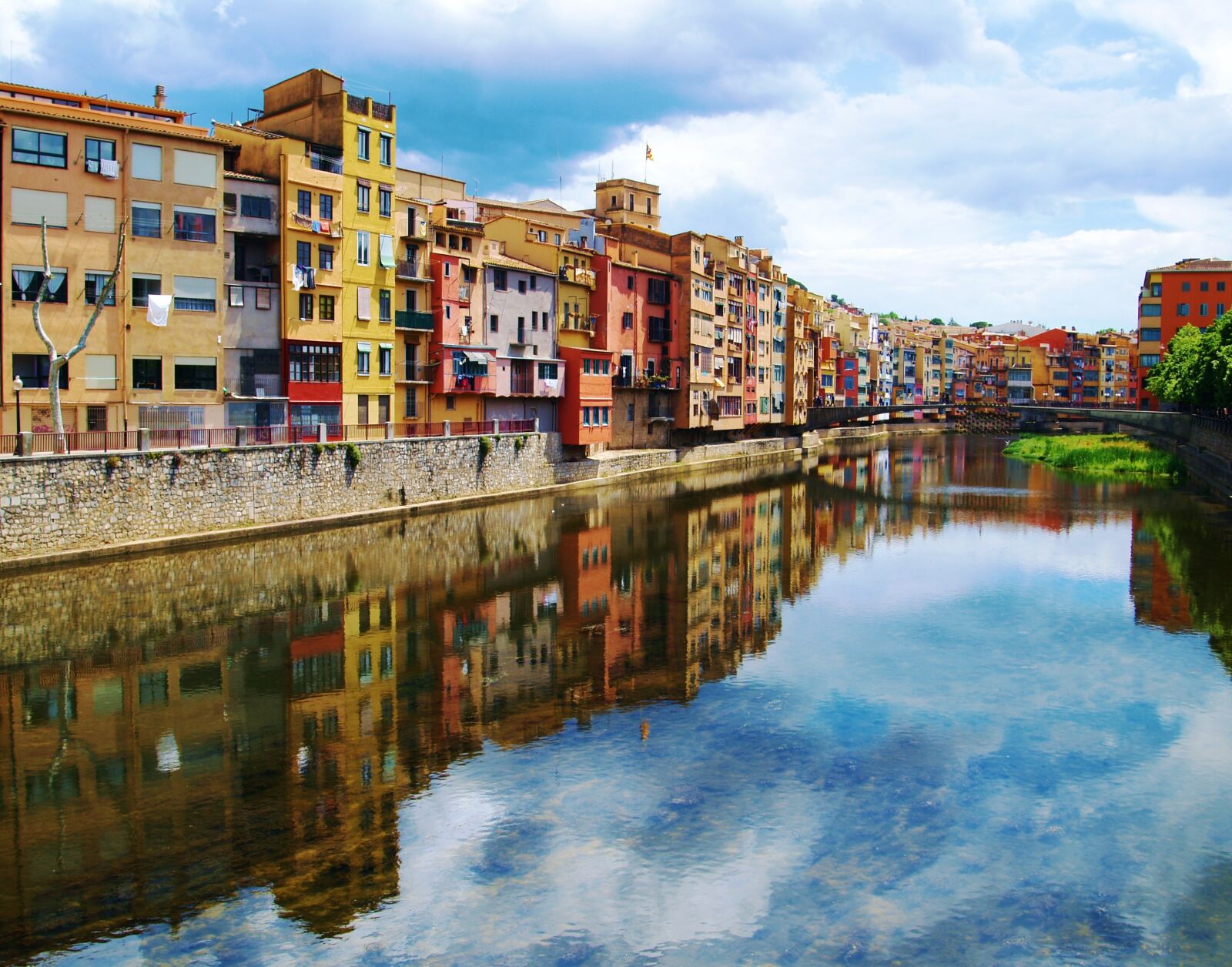 Olympus E-330 (EVOLT E-330) sample photo. Girona, spain, catalonia photography