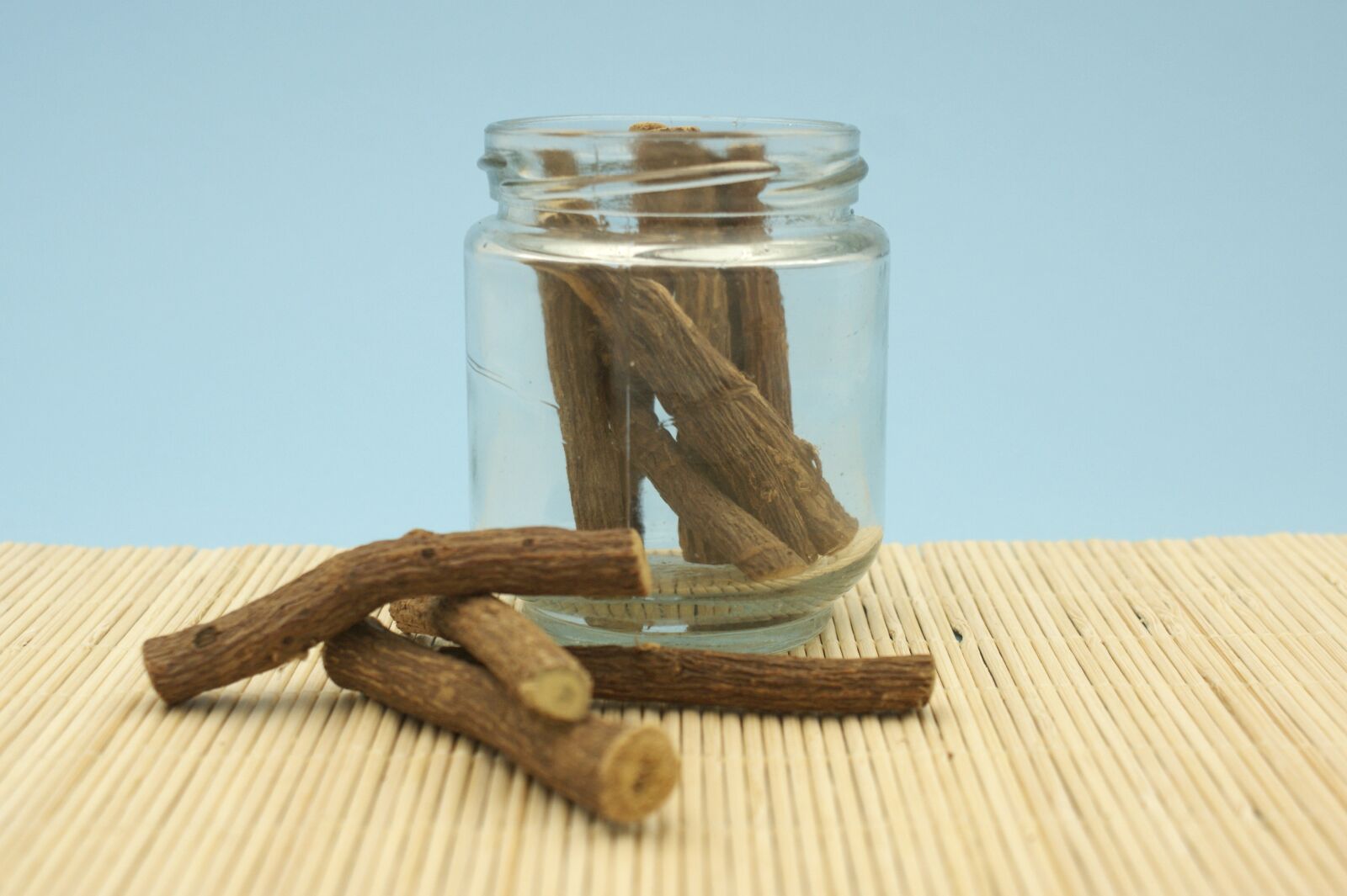 Sony Alpha DSLR-A350 sample photo. Liquorice, sweet, roots photography