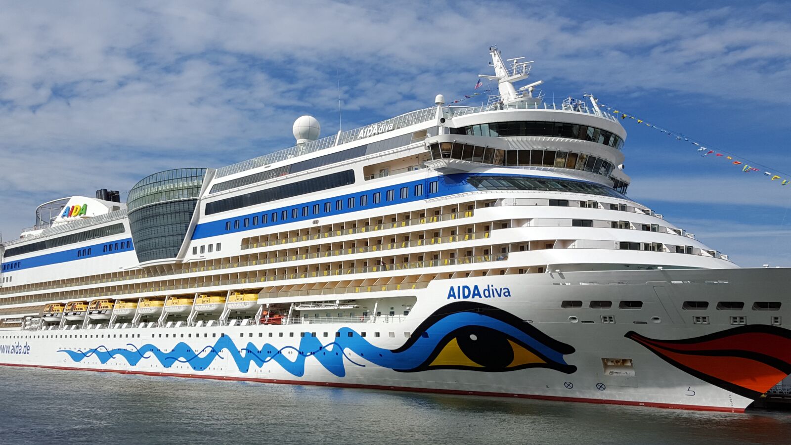 Samsung Galaxy S6 sample photo. Norwegian gem, cruise ship photography