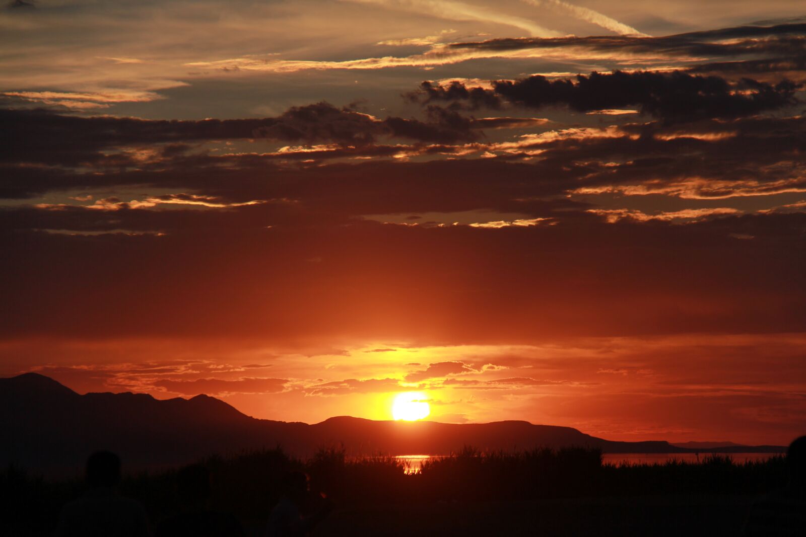 Canon EF-S 18-200mm F3.5-5.6 IS sample photo. Sunset, red, sky photography