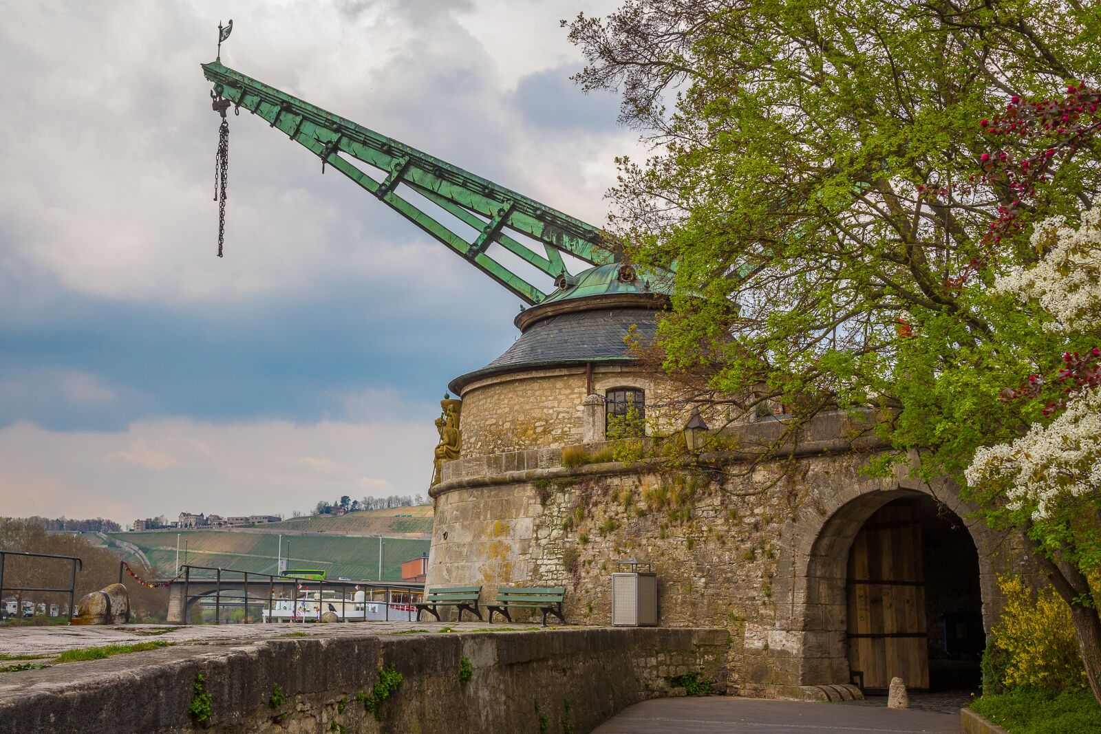 Canon EOS 5D Mark III sample photo. Würzburg, crane, cranes photography