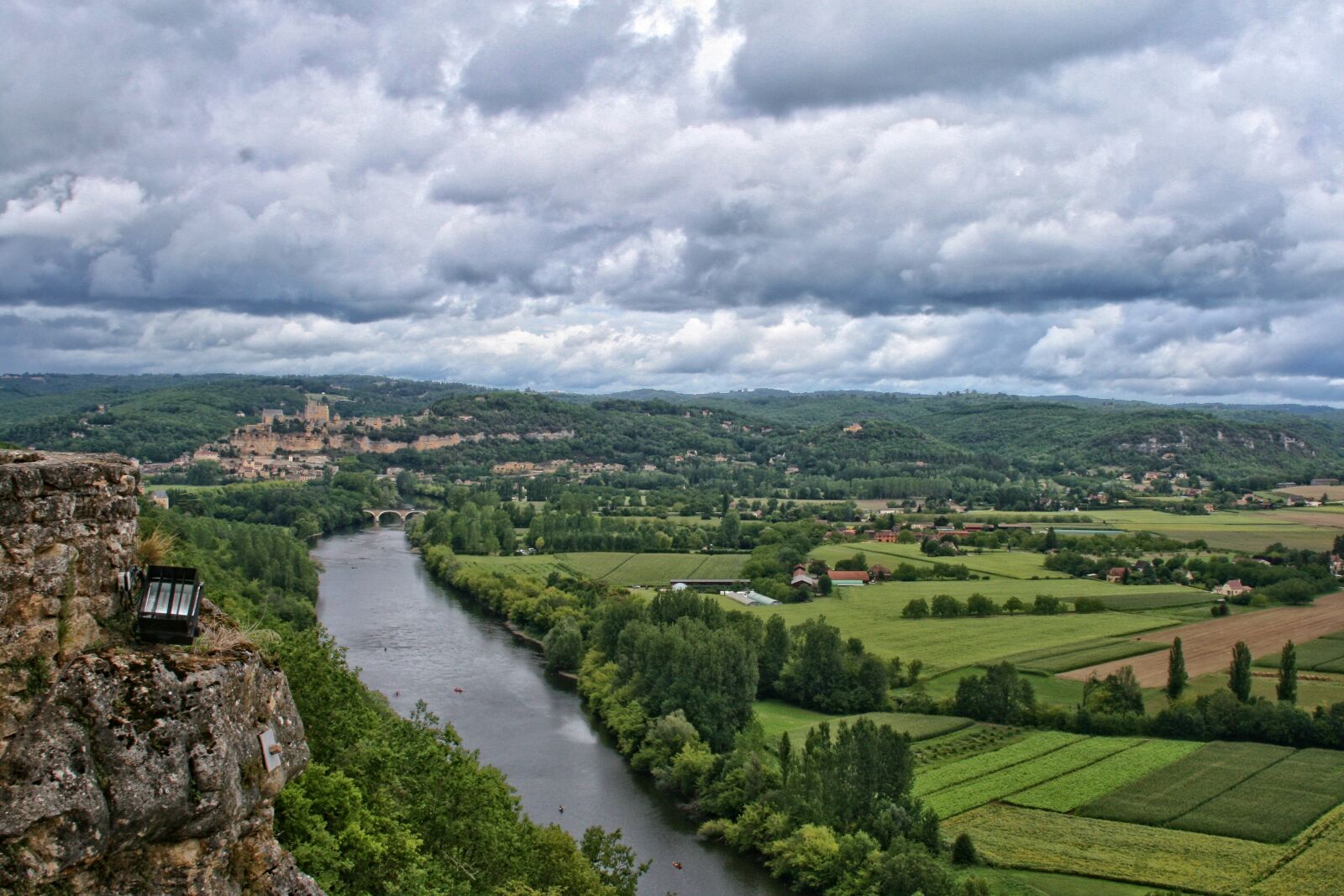 Canon EOS 400D (EOS Digital Rebel XTi / EOS Kiss Digital X) sample photo. France, dordogne, périgord photography