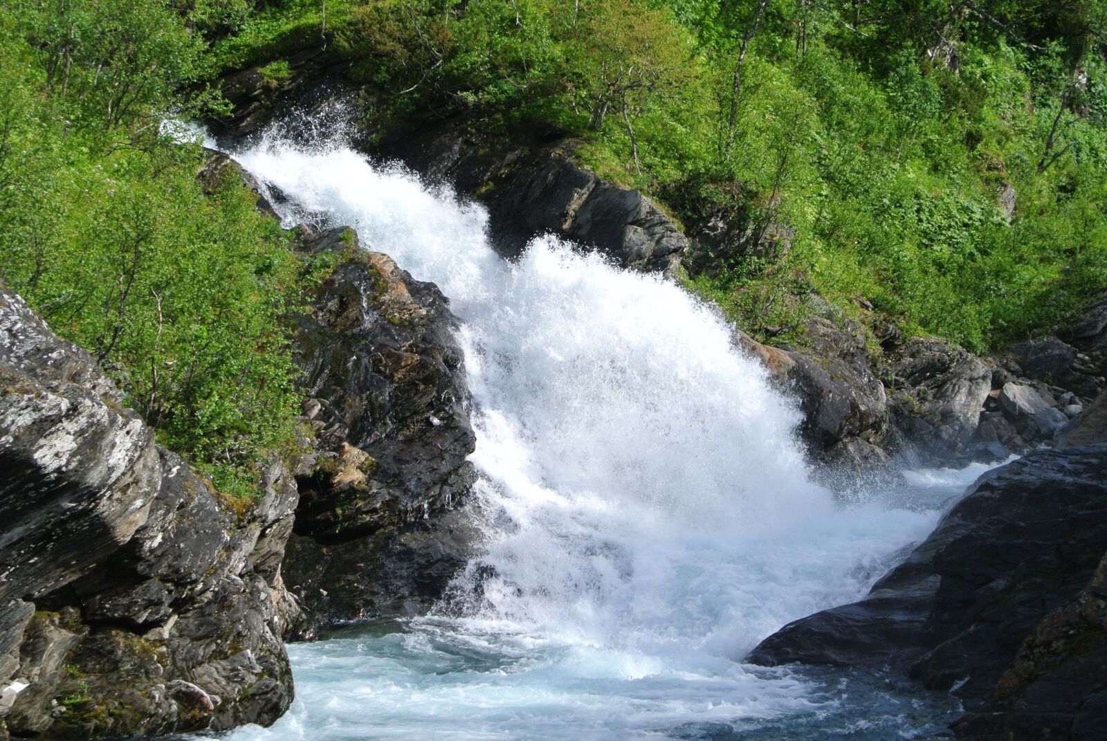 Nikon 1 J2 sample photo. Waterfall, sparkling, bach photography