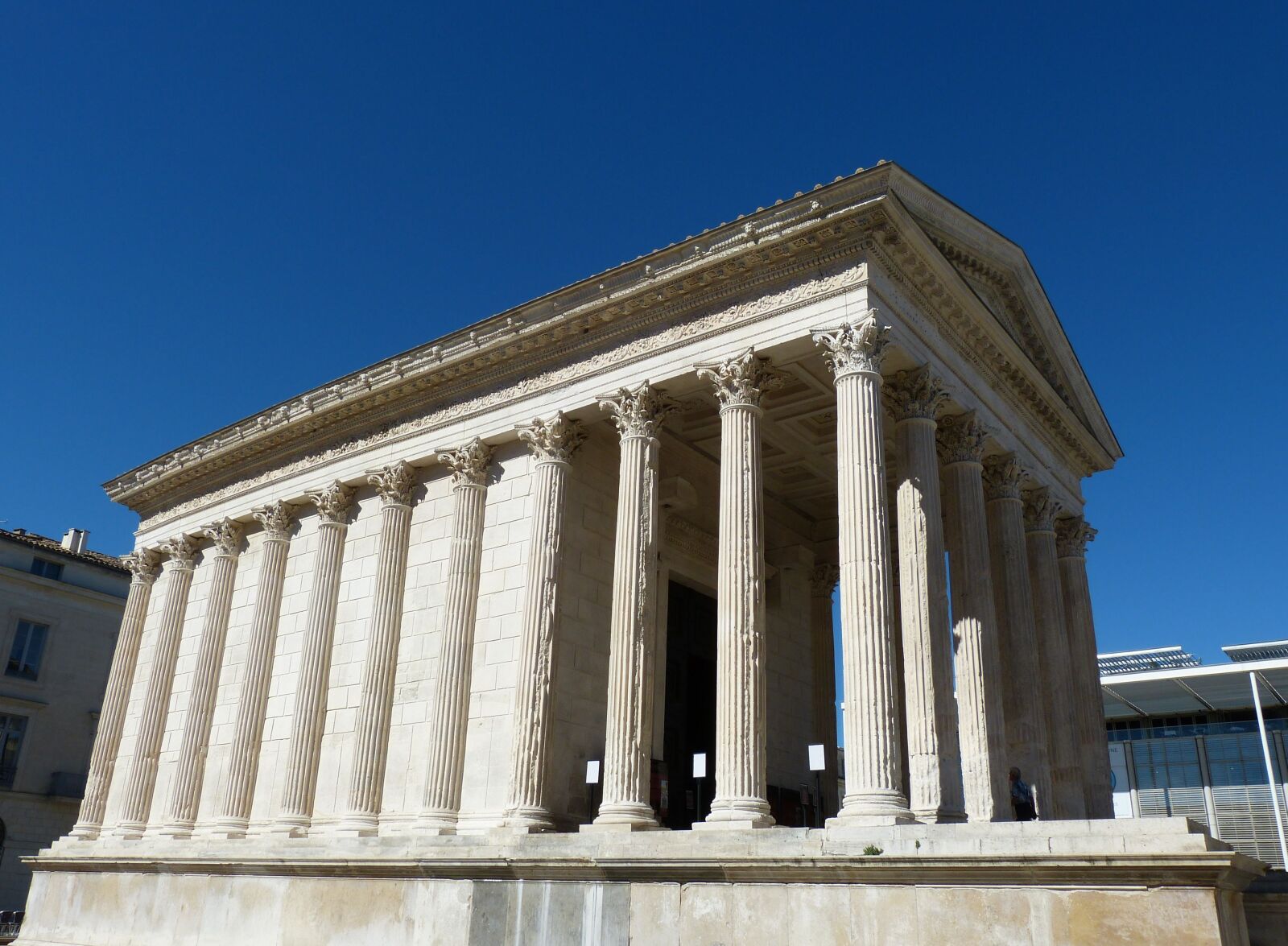 Panasonic Lumix DMC-FZ150 sample photo. Nimes, france, south of photography