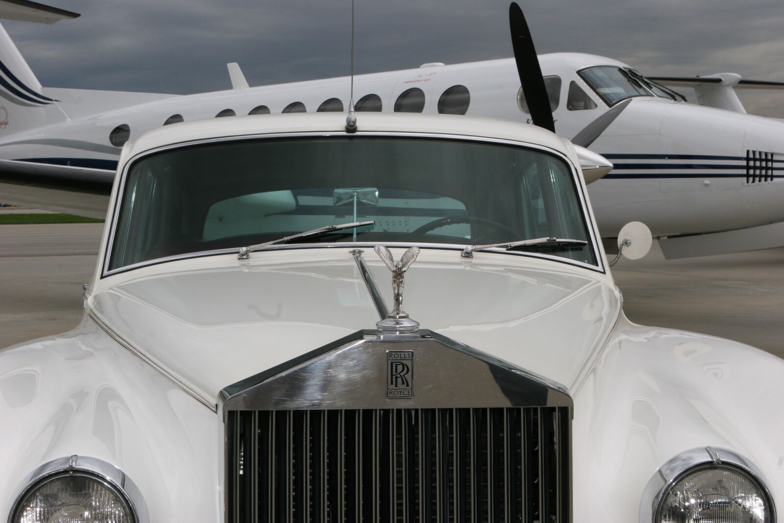 Canon EOS 20D sample photo. Car, chrome, headlight photography