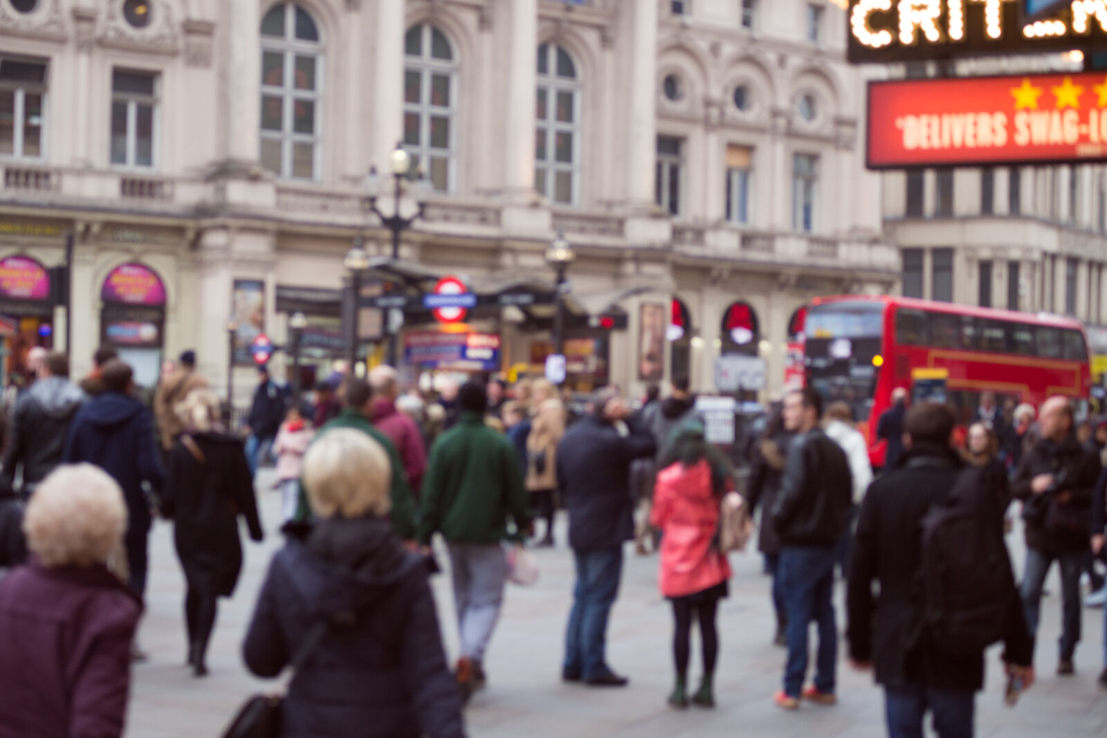 Canon EOS 700D (EOS Rebel T5i / EOS Kiss X7i) sample photo. Blurred, buildings, bus, business photography