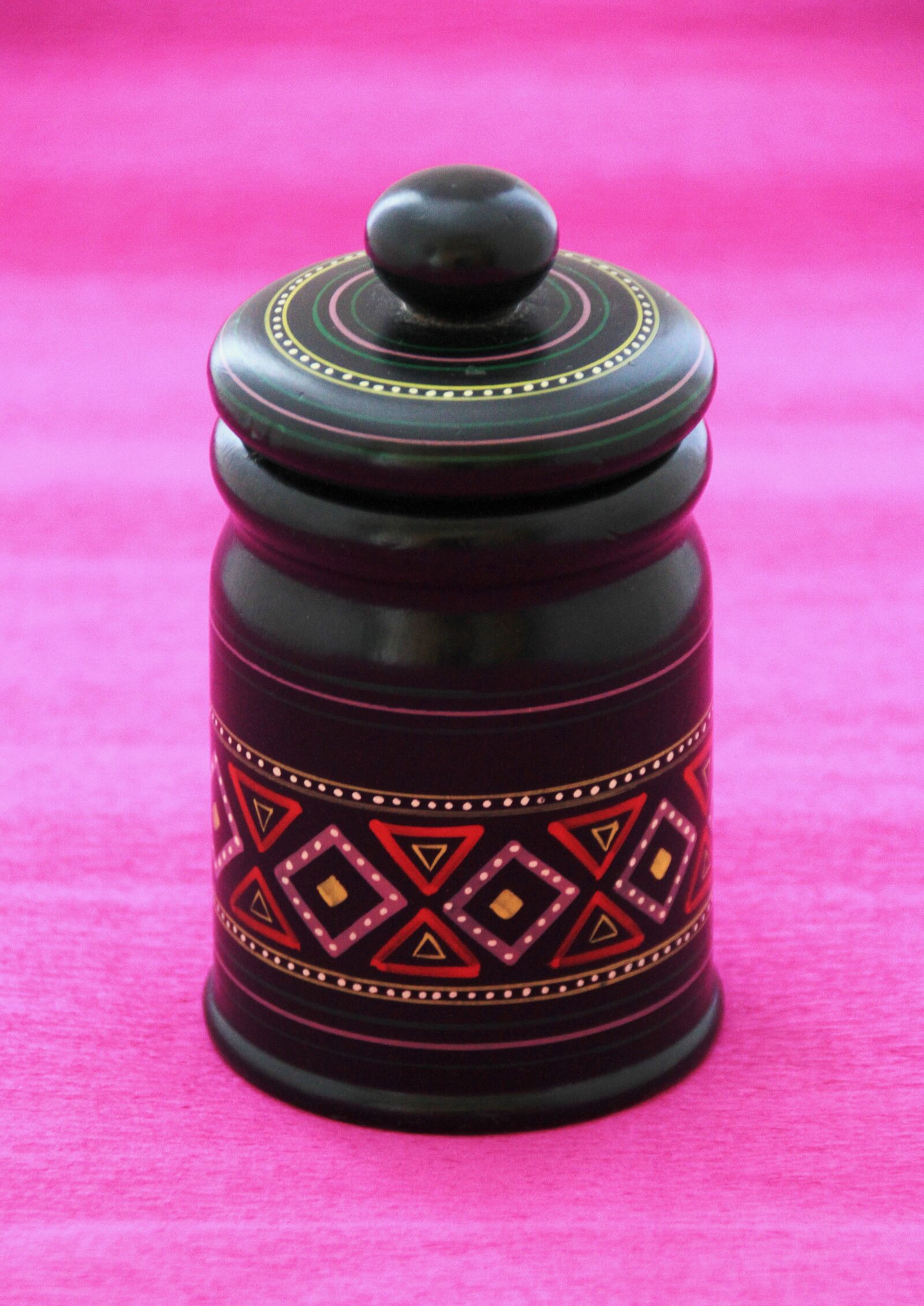 Canon EOS 7D sample photo. Pot, container, crafts photography