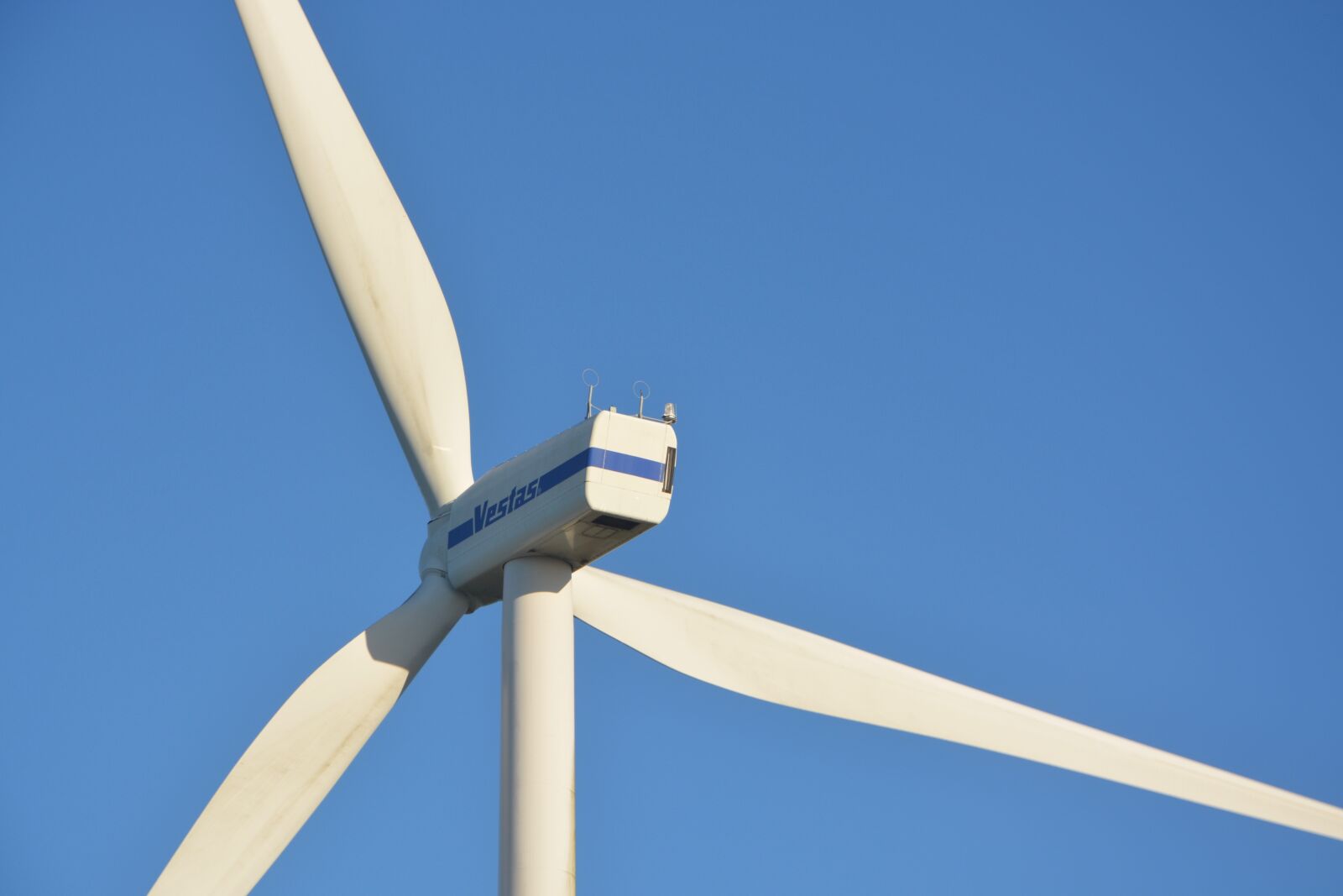 Nikon D5200 sample photo. Wind turbine, machine, convert photography