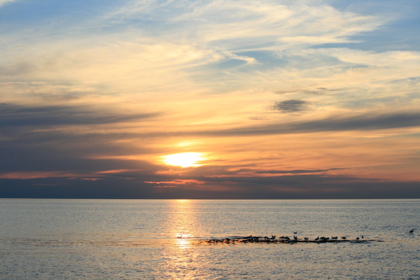Canon EOS 400D (EOS Digital Rebel XTi / EOS Kiss Digital X) sample photo. Sunset, sea, sky photography
