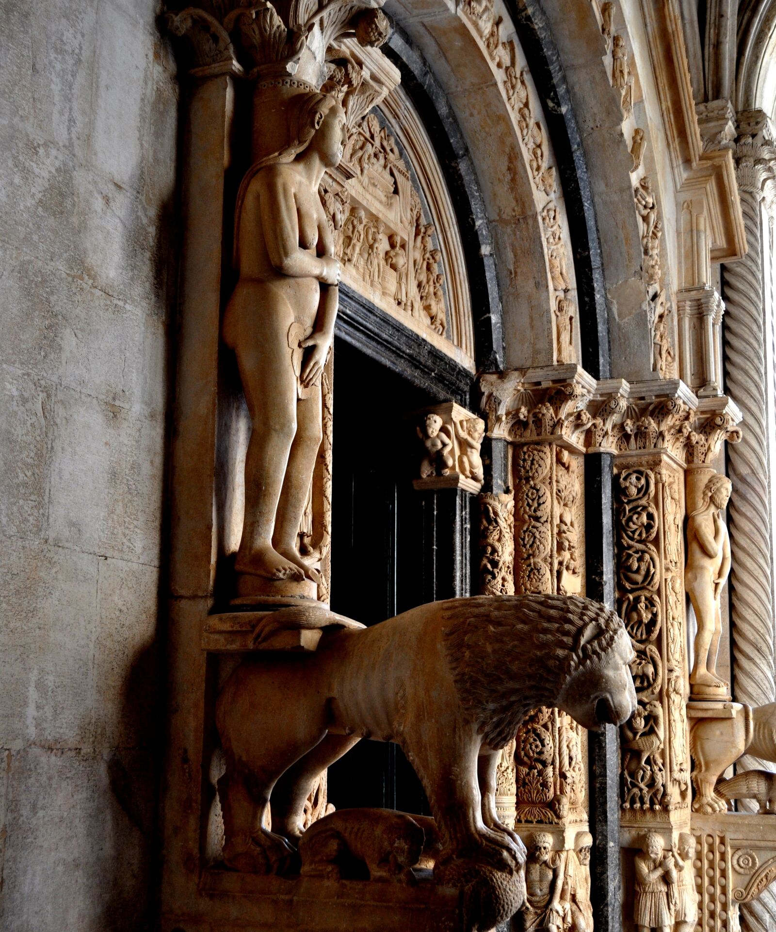 Nikon D5000 sample photo. Cathedral of st lawrence photography