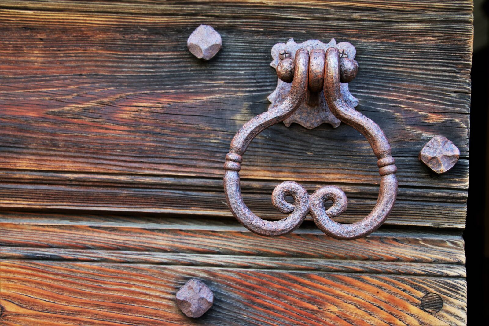 Canon EOS 80D sample photo. Old door, wooden, entrance photography