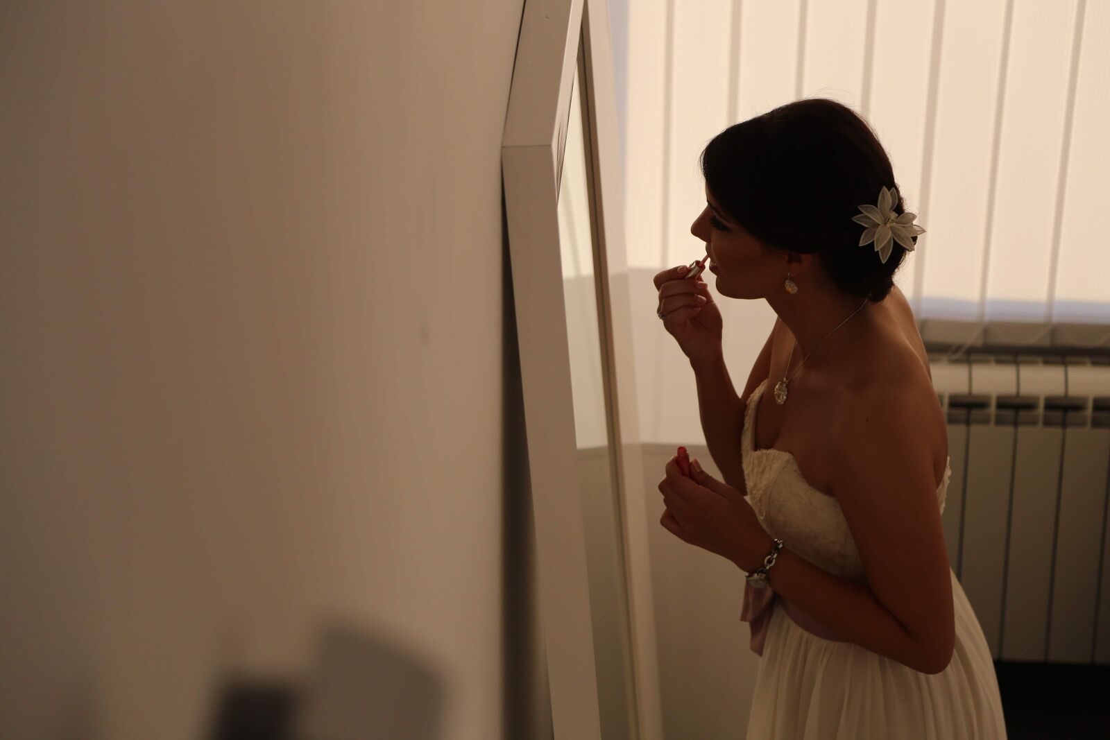 Canon EF 24-105mm F4L IS USM sample photo. Bride, gorgeous, hairstyle, lipstick photography