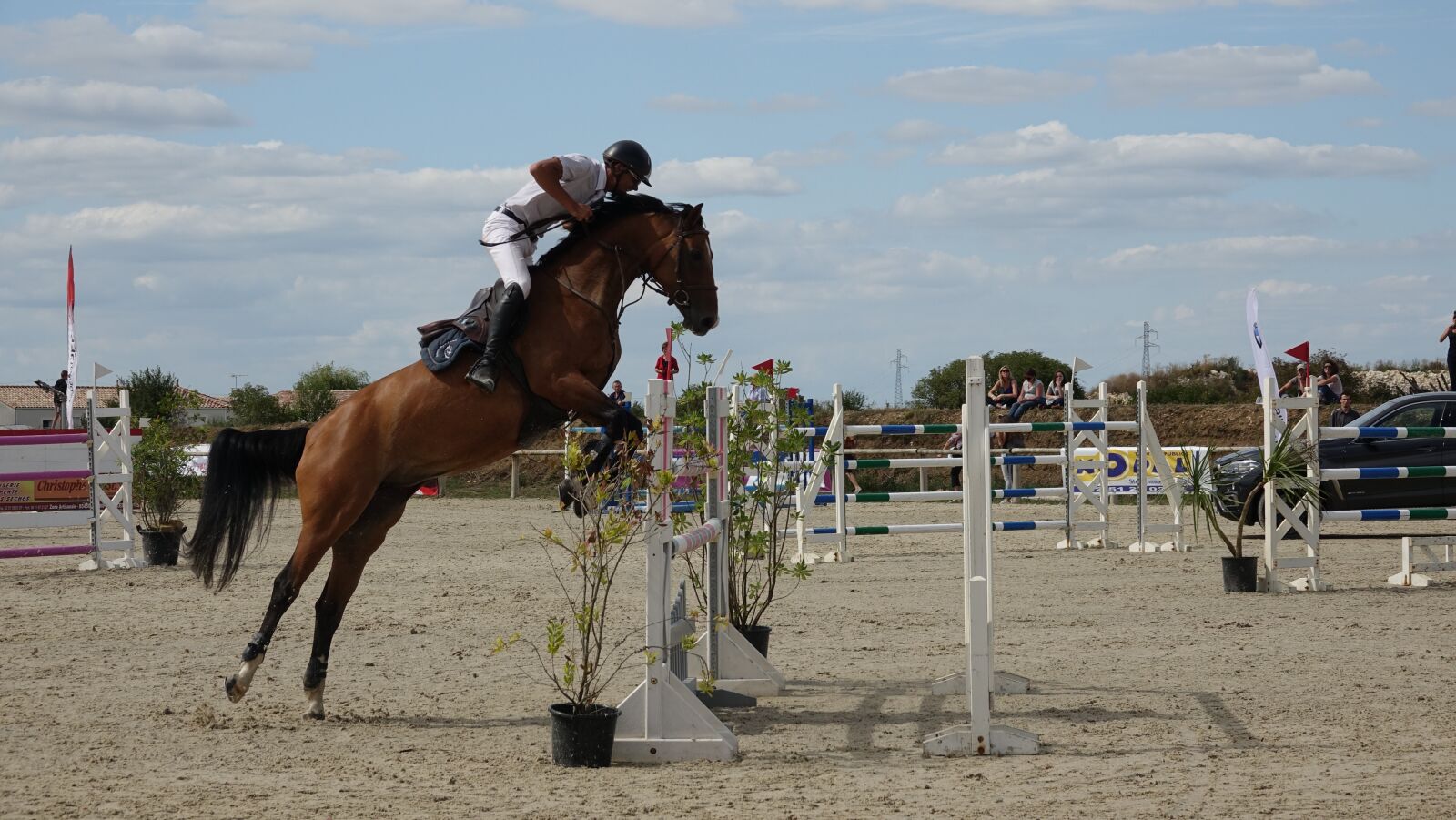 Sony Cyber-shot DSC-RX10 III sample photo. Horse, jumping, amateur sport photography