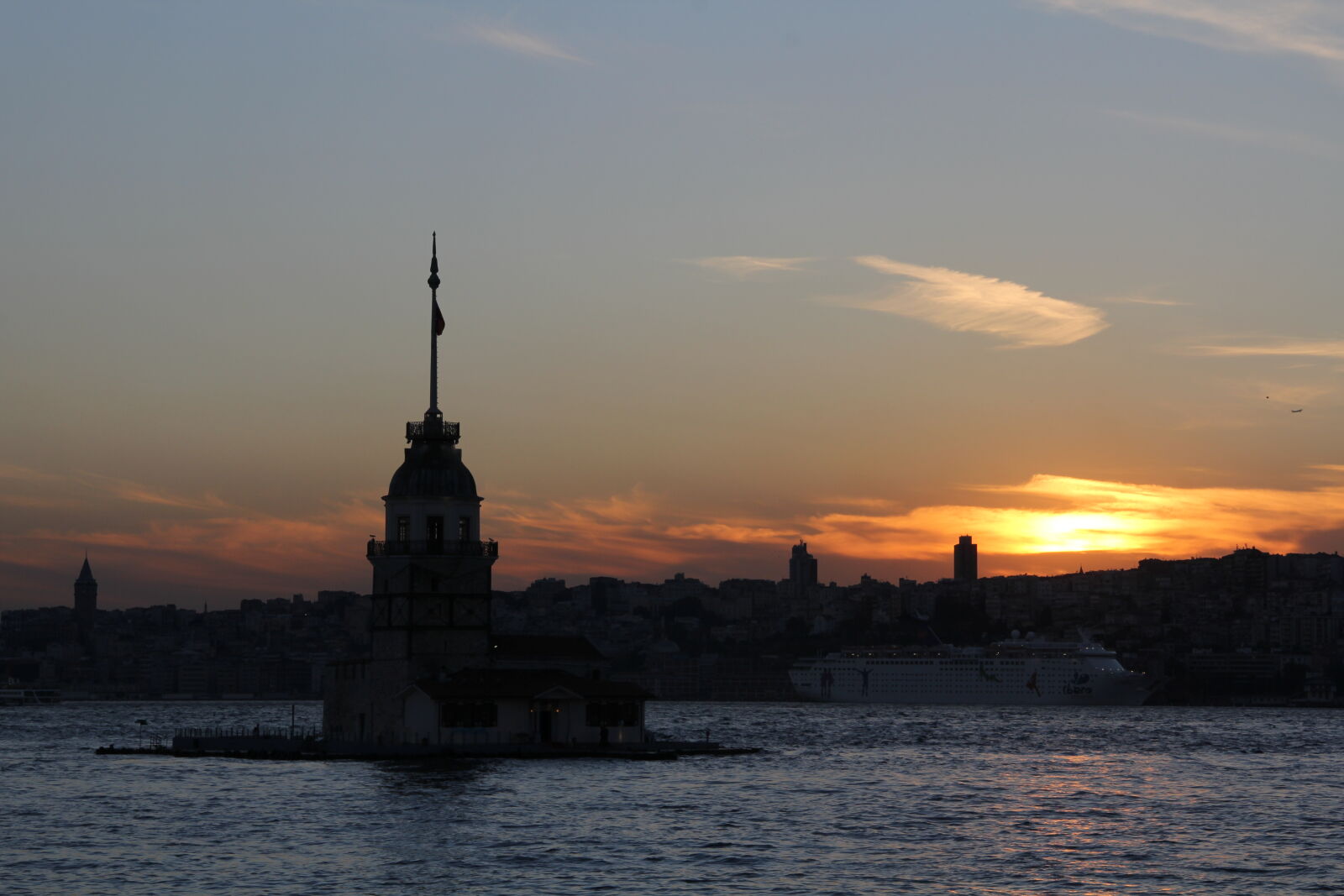 Canon EF-S 18-135mm F3.5-5.6 IS sample photo. Istanbul, kiz, kulesi, maiden photography