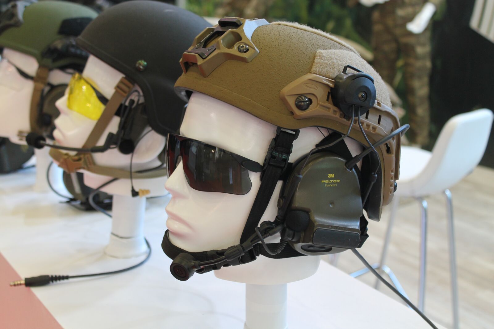 Canon EOS 1100D (EOS Rebel T3 / EOS Kiss X50) sample photo. Soldier, war, eyewear photography