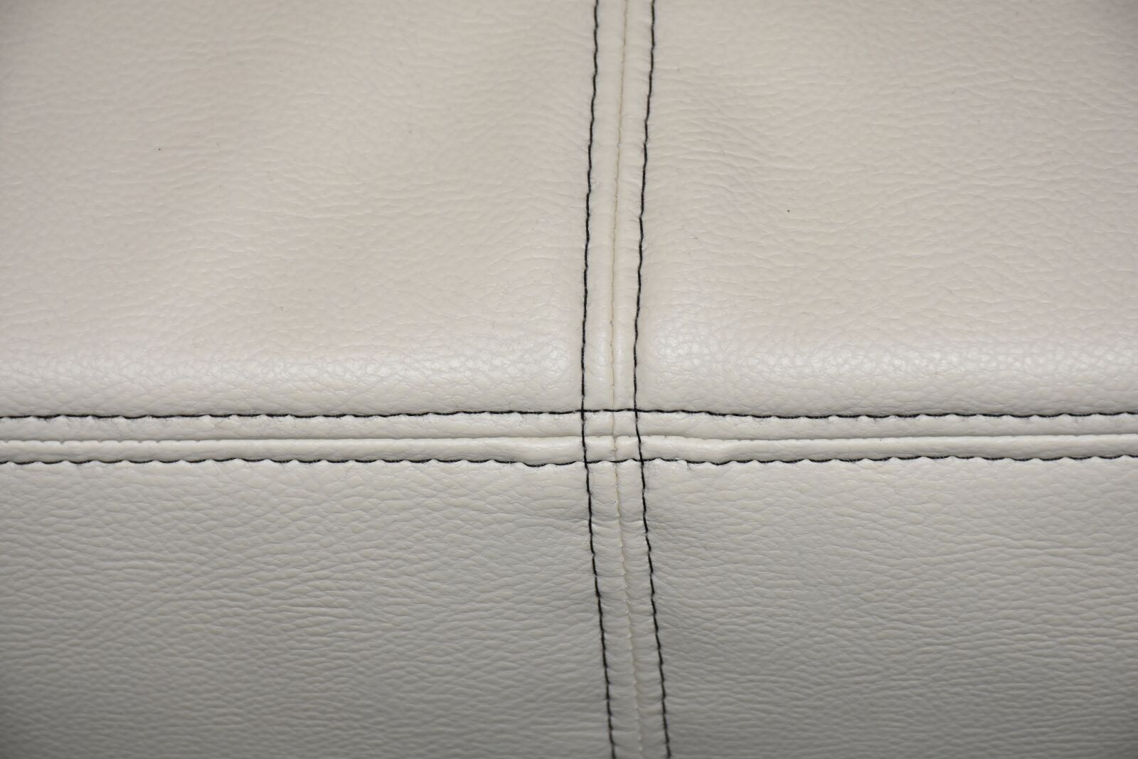 Nikon D7200 sample photo. Leather, art leather, reference photography