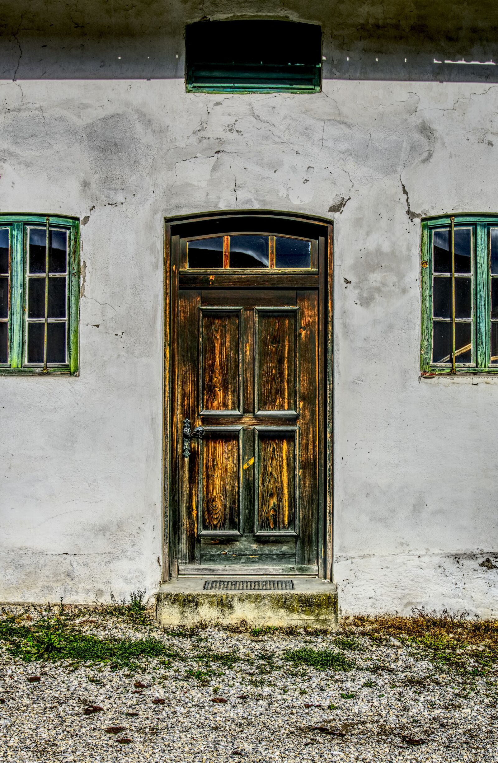 Sony a6000 sample photo. Door, wooden door, old photography
