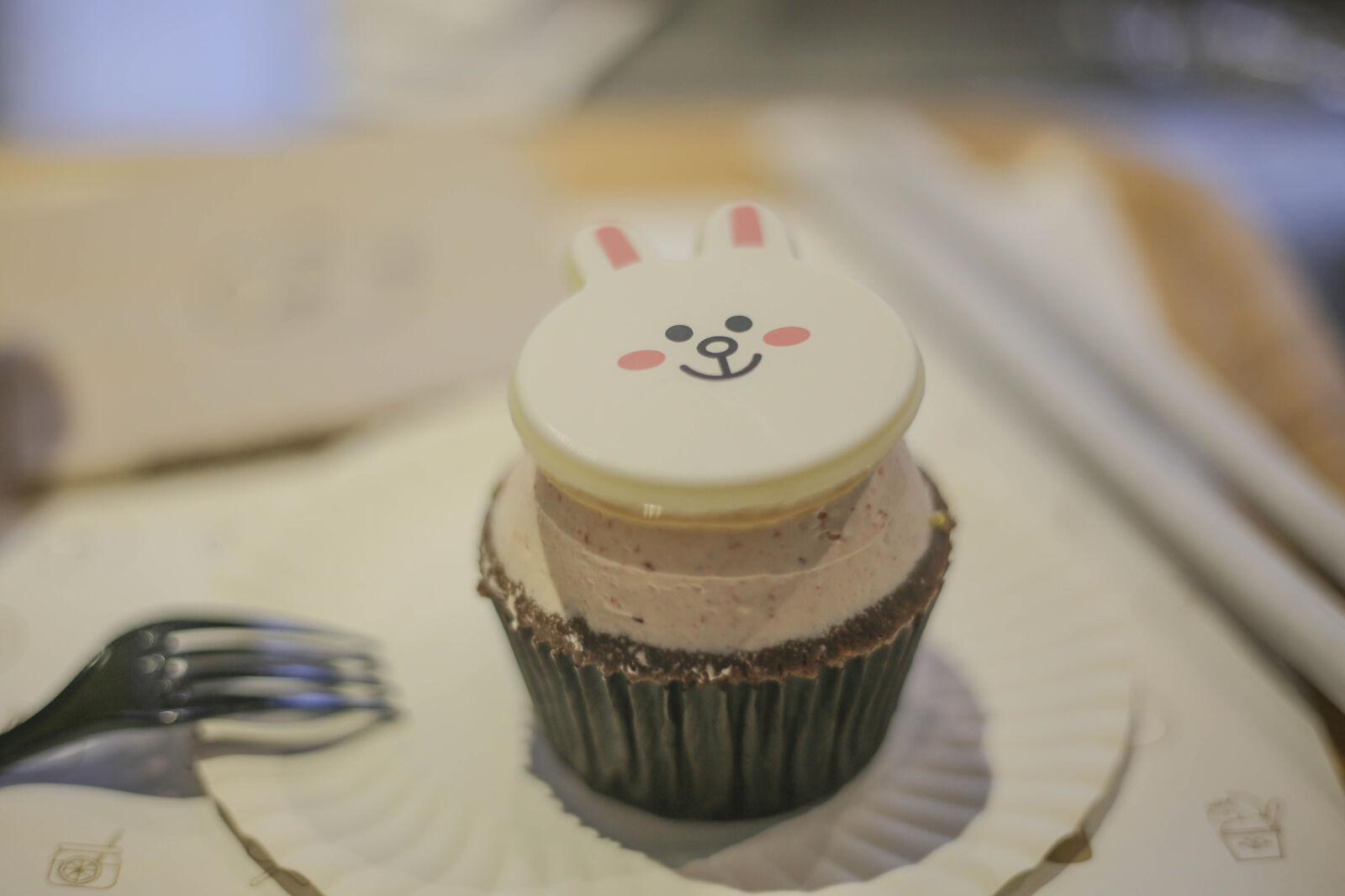 Canon EOS 6D + Canon EF 50mm F1.8 STM sample photo. Cupcake, with, rabbit, decoration photography