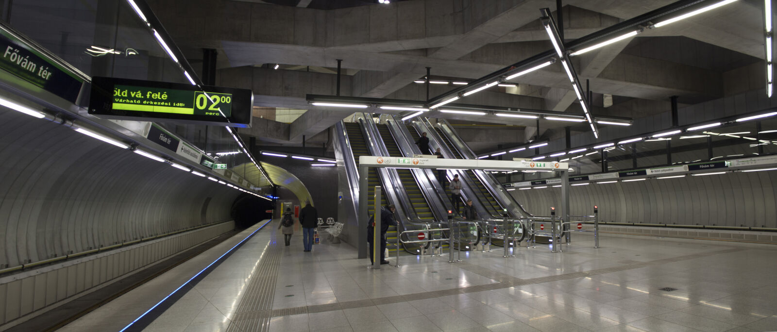 Canon EOS 650D (EOS Rebel T4i / EOS Kiss X6i) sample photo. Architecture, budapest, design, interior photography