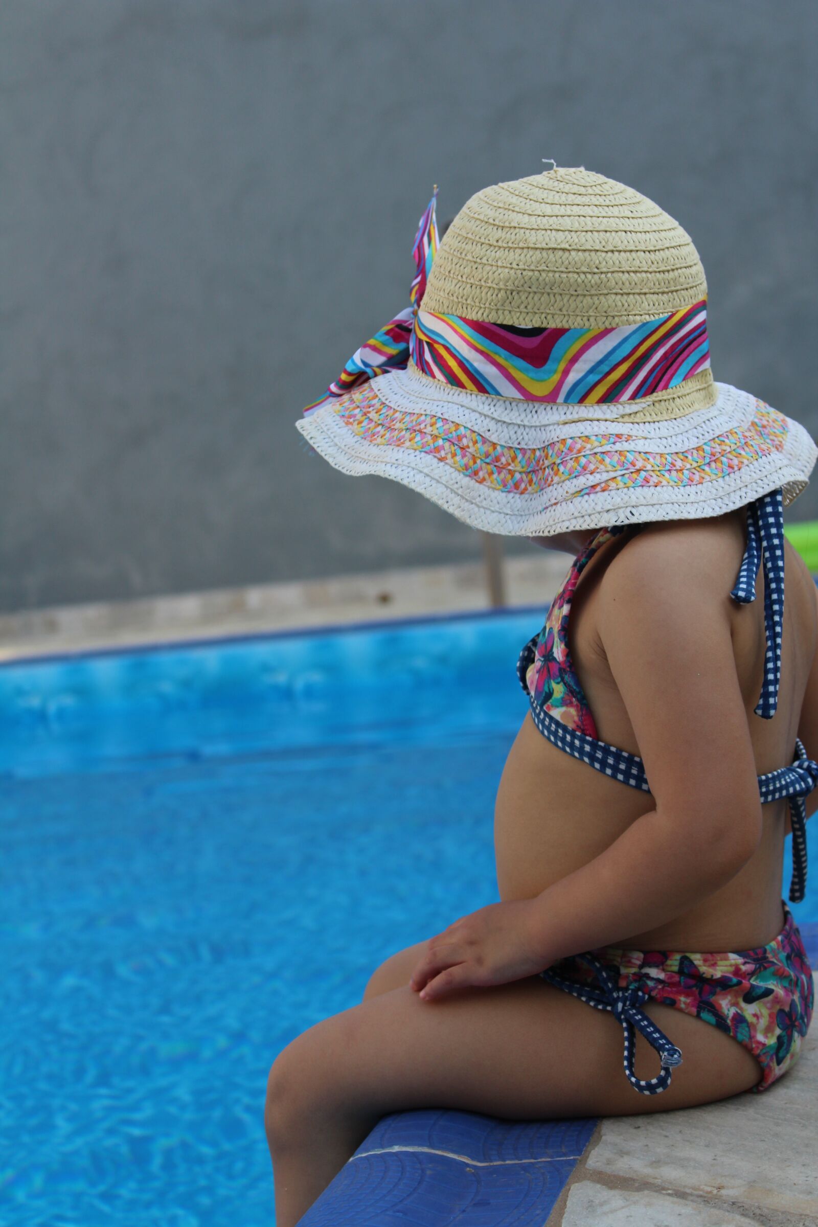 Canon EOS 1200D (EOS Rebel T5 / EOS Kiss X70 / EOS Hi) sample photo. Pool, child, girl photography