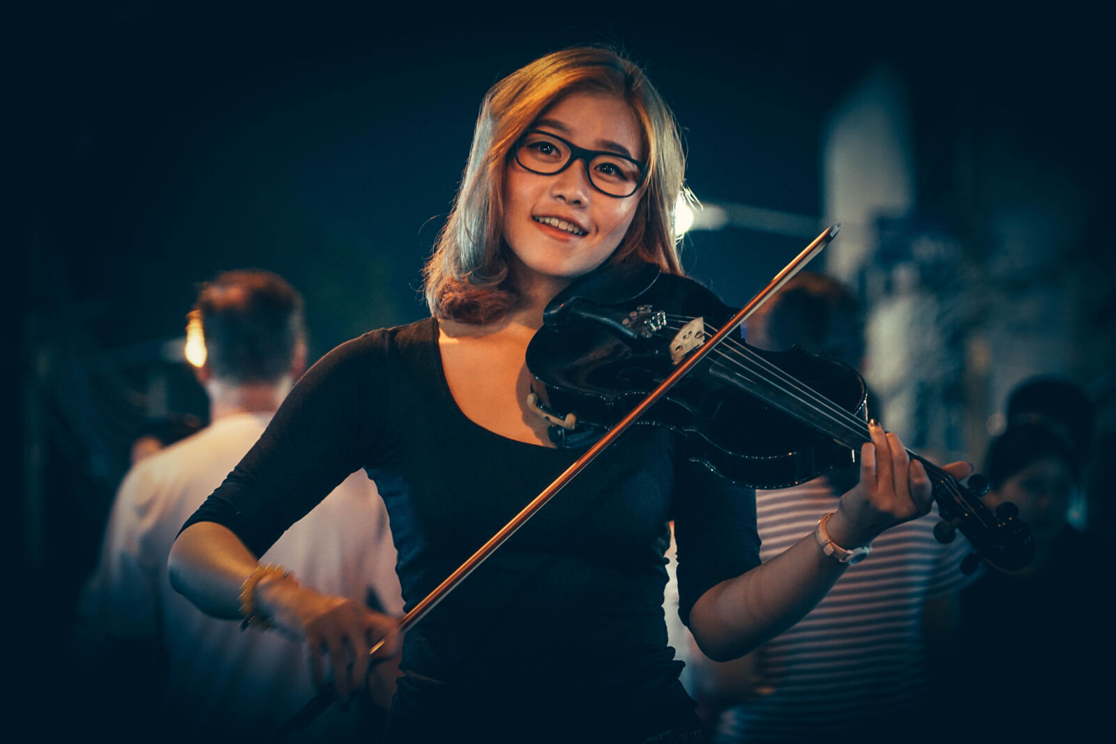 Sony a7 II + Sony FE 24-240mm F3.5-6.3 OSS sample photo. Beautiful, blur, bowed, instrument photography