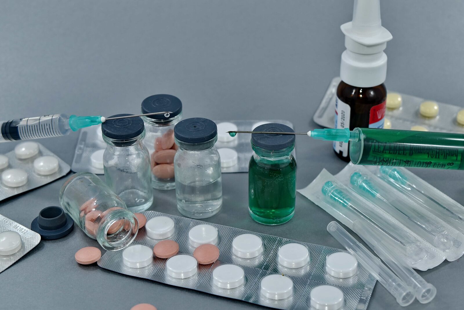 Nikon D5500 sample photo. Coronavirus, covid-19, cure, medical photography