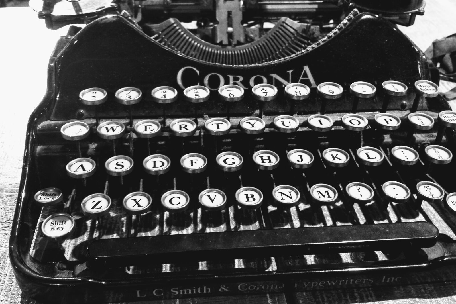 Samsung Galaxy S4 sample photo. Typewriter, old, corona photography