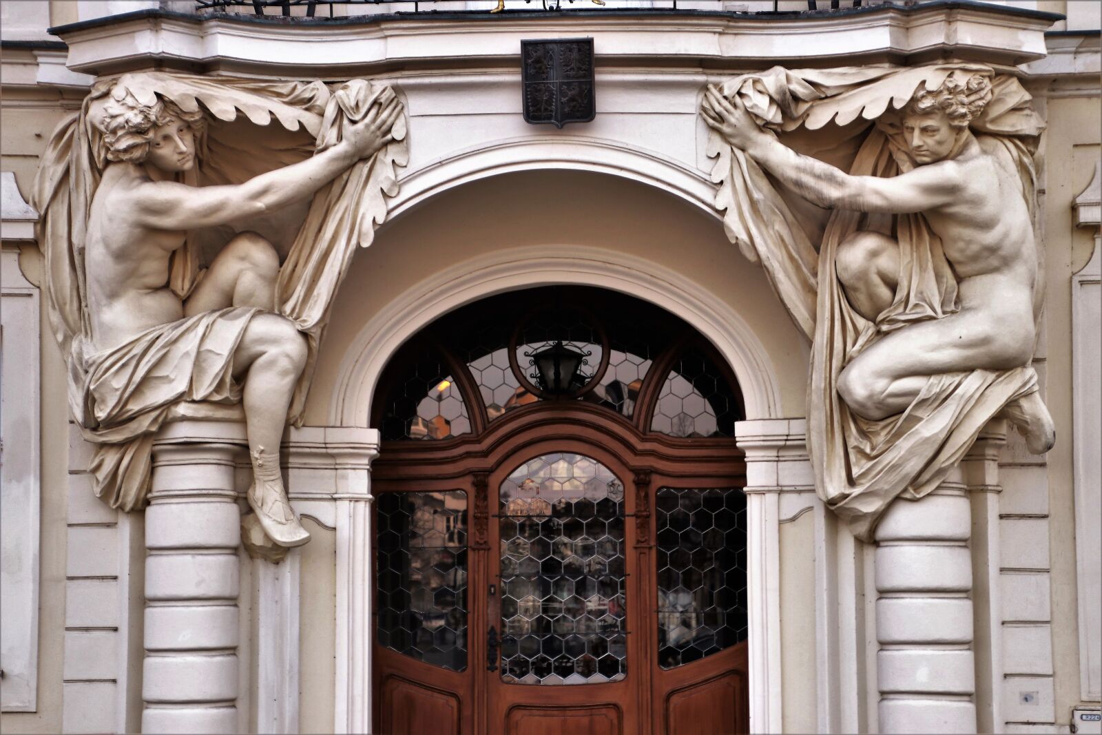 Canon EOS 80D sample photo. Kamienica, monument, the door photography
