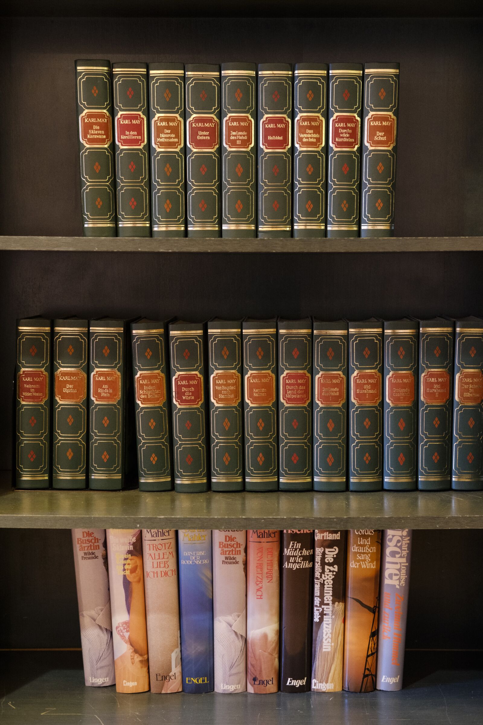 Fujifilm X-T2 + Fujifilm XF 35mm F2 R WR sample photo. Books, literature, education photography