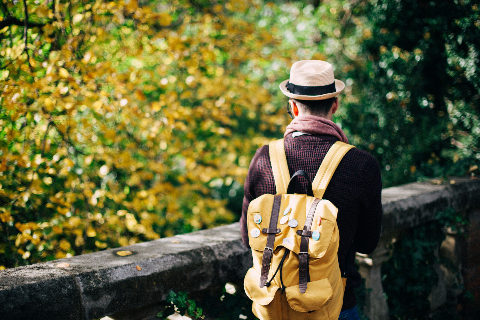 Canon EOS 5D Mark II sample photo. Man, in, white, fedora photography