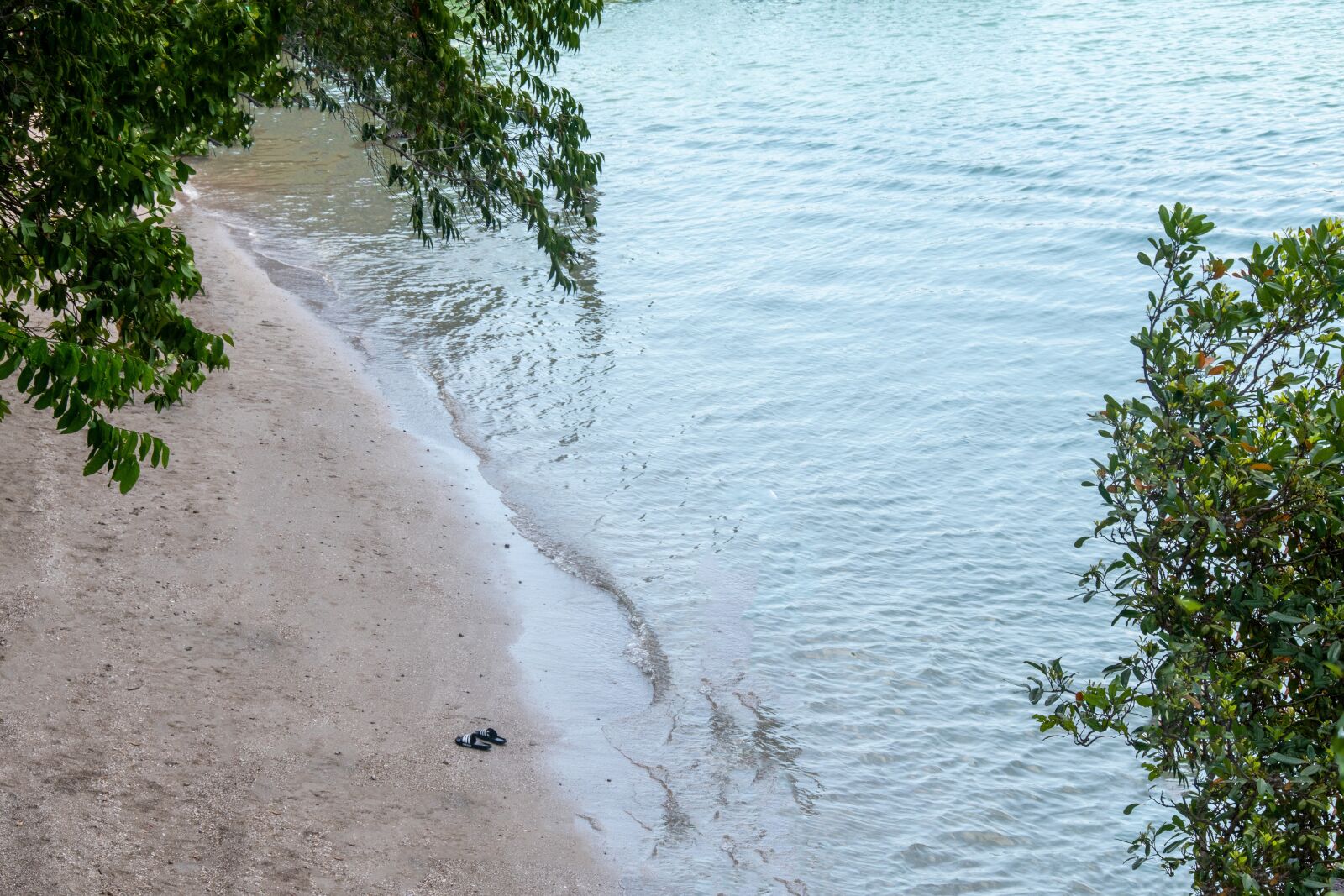 Nikon D5600 sample photo. Slippers, beach, sea photography