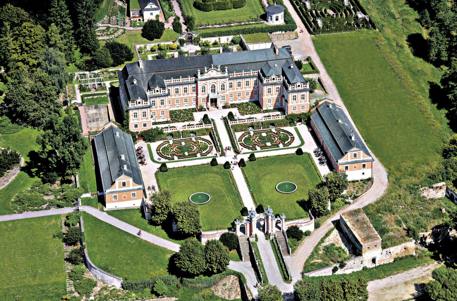 Canon EOS 50D sample photo. Castle, new castle, aerial photography