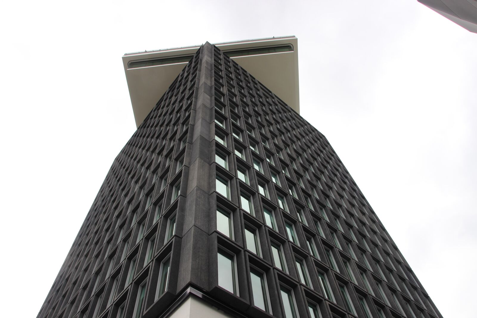 Canon EOS 600D (Rebel EOS T3i / EOS Kiss X5) sample photo. Architecture, building, skyscraper photography