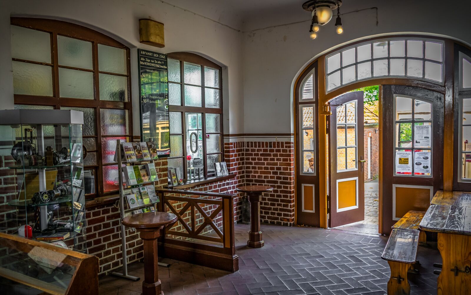Sony a7 II sample photo. Railway station, porch, the photography
