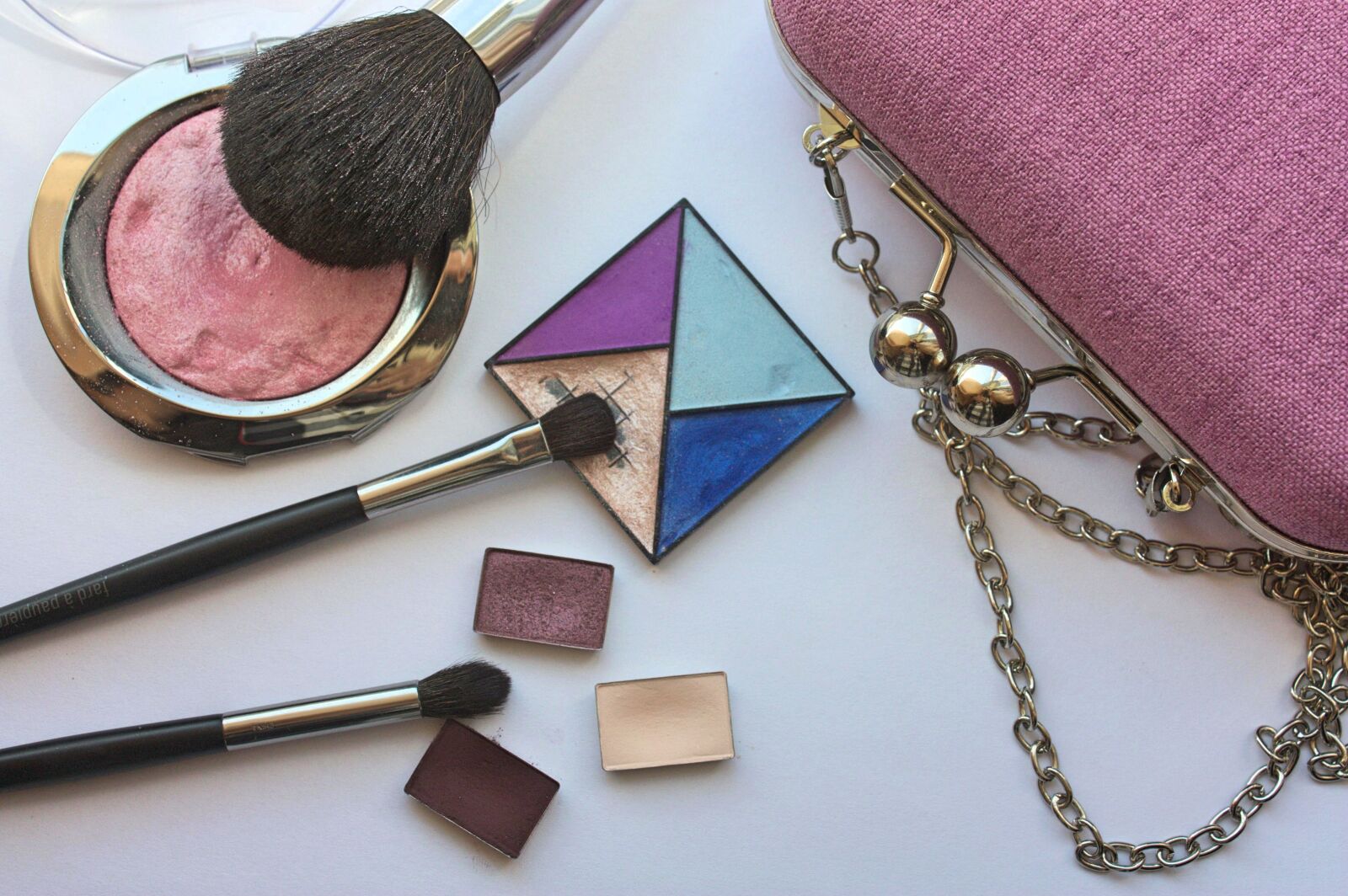 Canon EOS 450D (EOS Rebel XSi / EOS Kiss X2) sample photo. Cosmetics, makeup, shadow photography