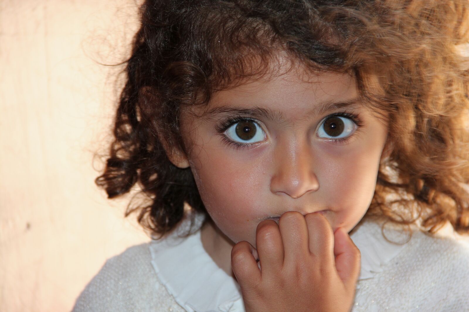Canon EF-S 18-135mm F3.5-5.6 IS sample photo. Little girl, beauty, innocence photography